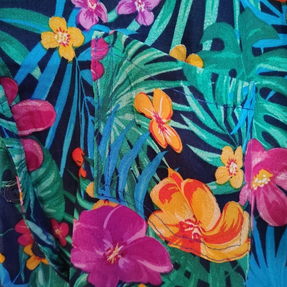 Tropical Floral Tie-Front Top - Picture 3 of 5